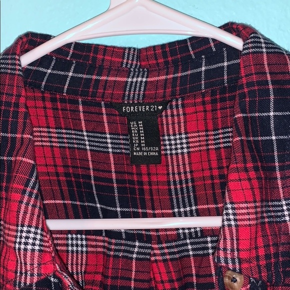 PLAID sleeveless button down - Picture 2 of 2